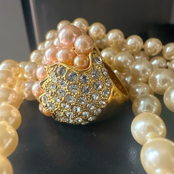 Vintage Large Cluster of Faux Pearls w Rhinestones Set in Gold - Picture 3 of 6